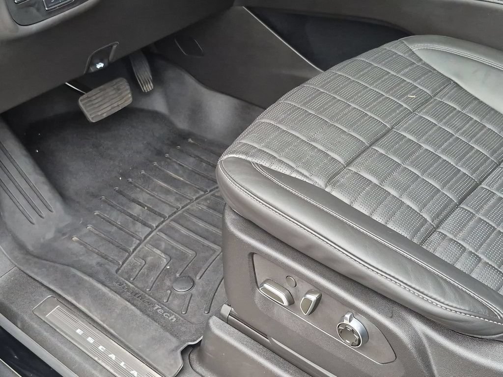Used 2024 Cadillac Escalade Sport Platinum w/ LPO, ONYX Package AWD/4WD image 28