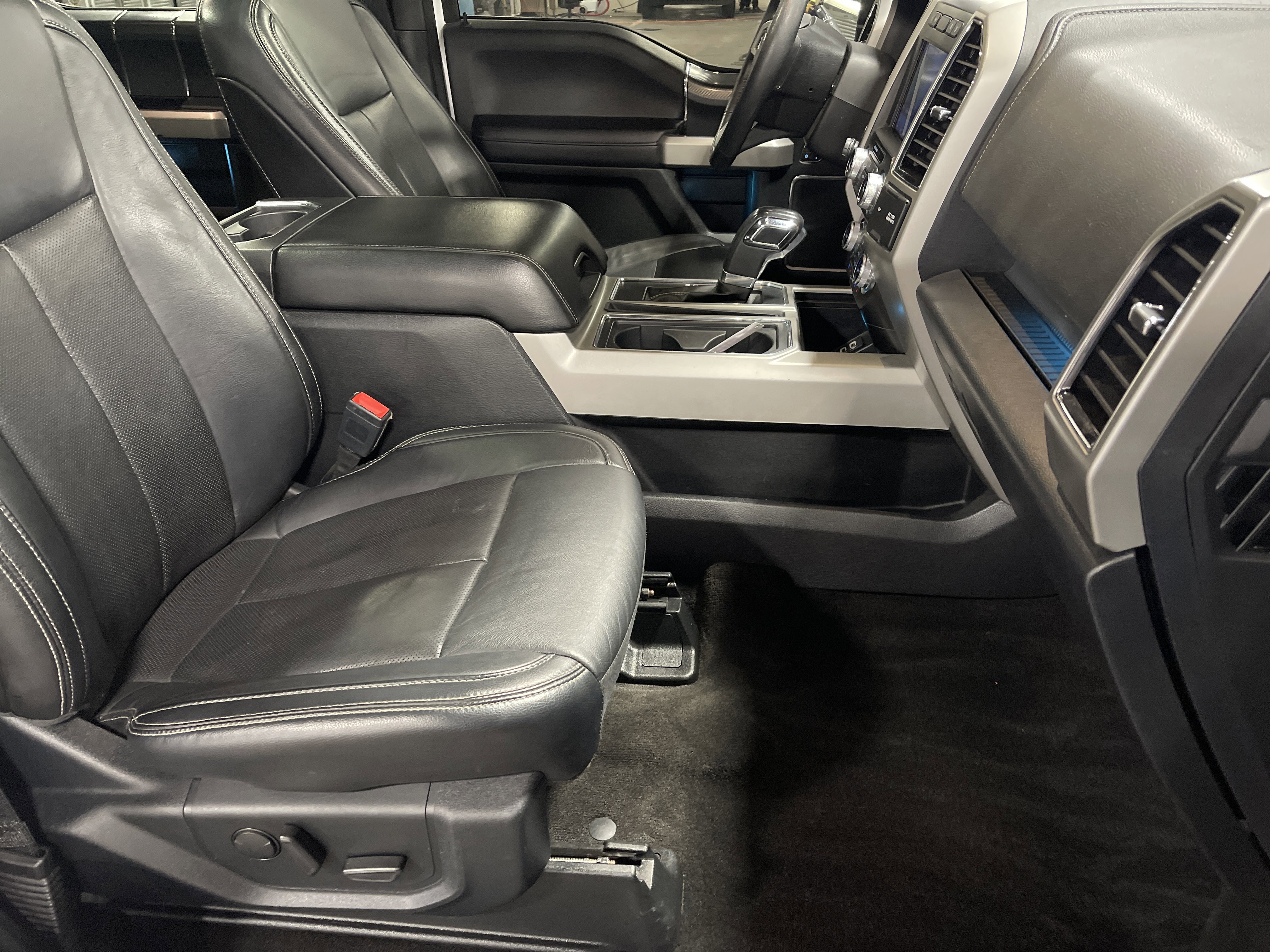 Used 2020 Ford F150 Lariat w/ Equipment Group 502A Luxury image 16