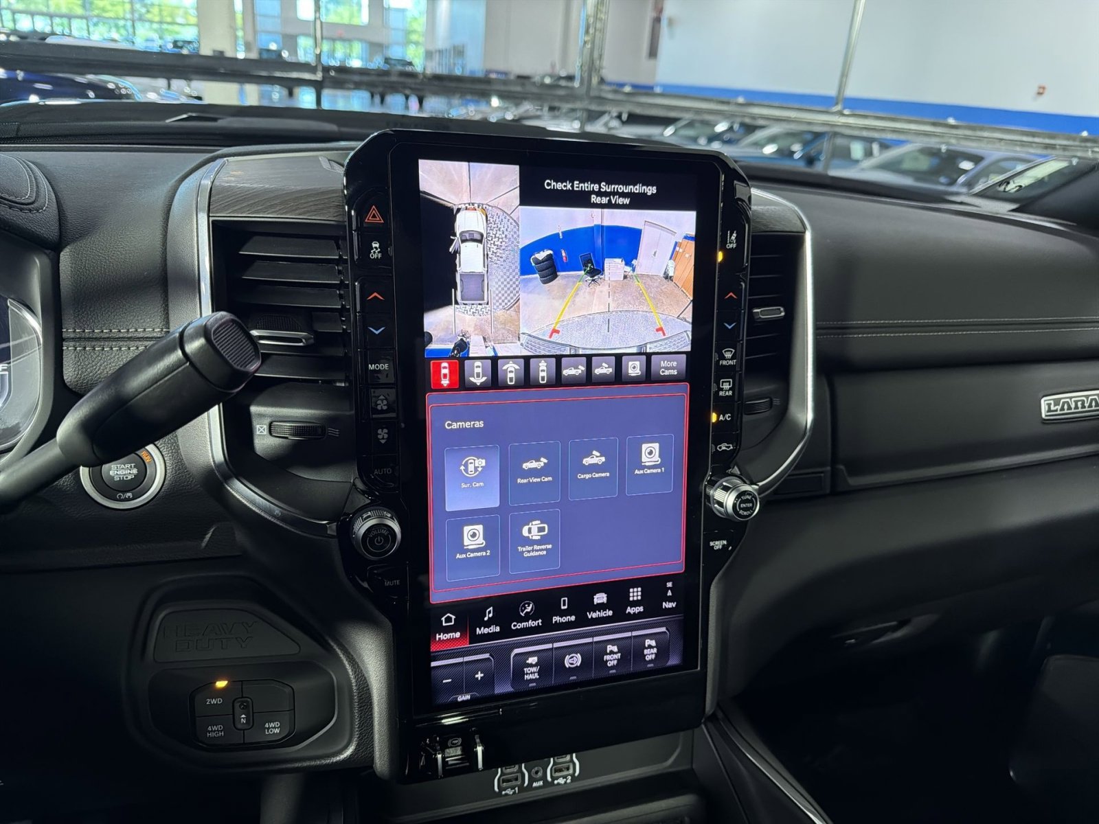 Used 2025 RAM 2500 Laramie AWD/4WD image 32