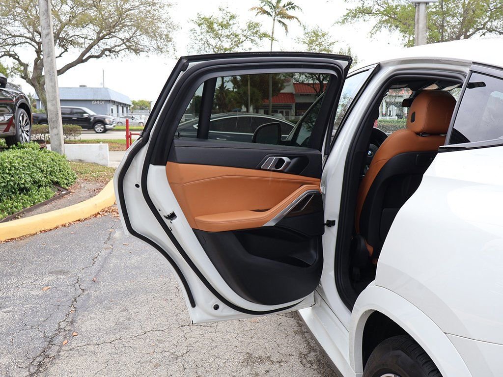 Used 2023 BMW X6 xDrive40i w/ M Sport Package image 27