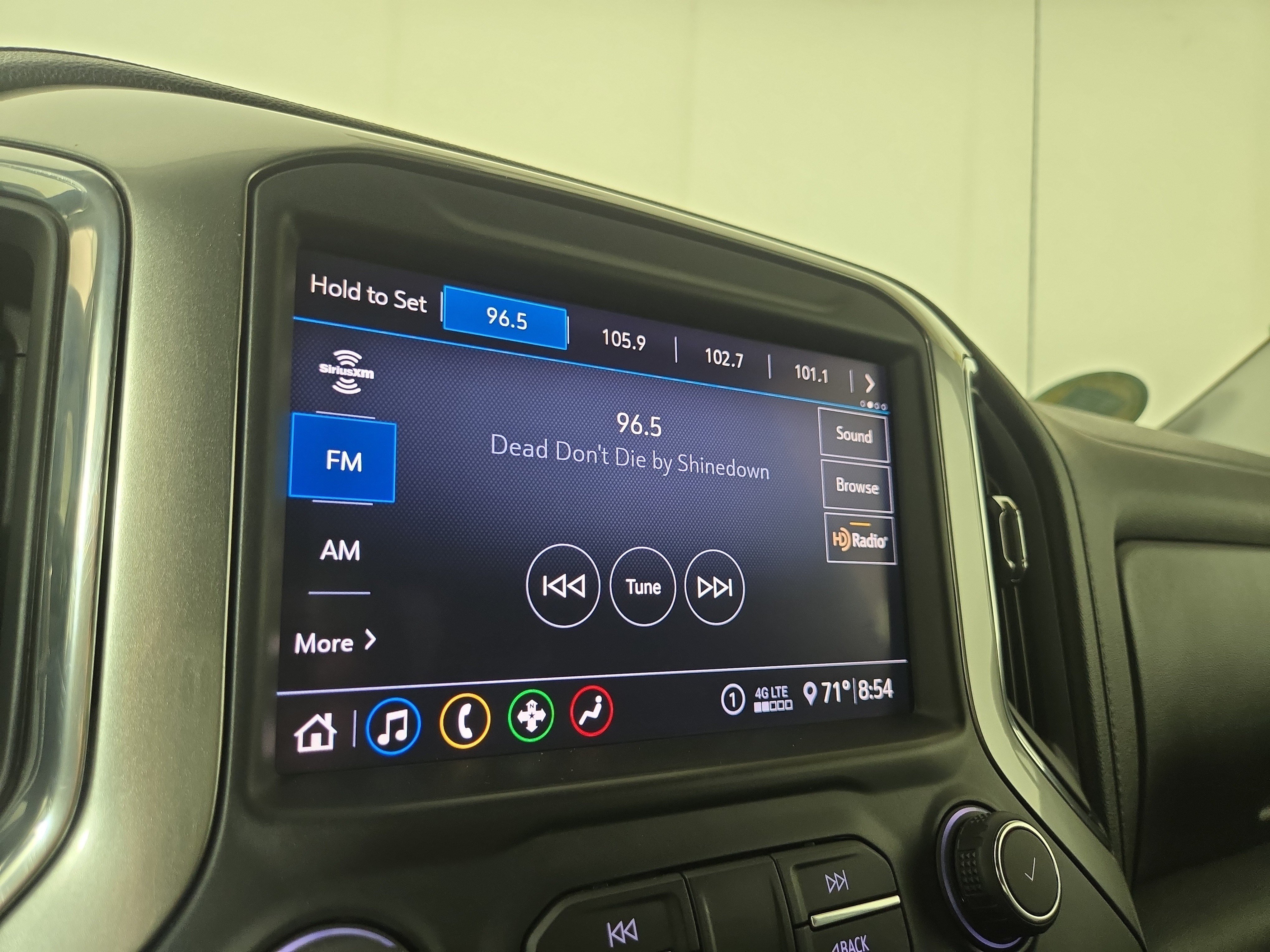 Used 2020 Chevrolet Silverado 1500 LT w/ All-Star Edition AWD/4WD image 19