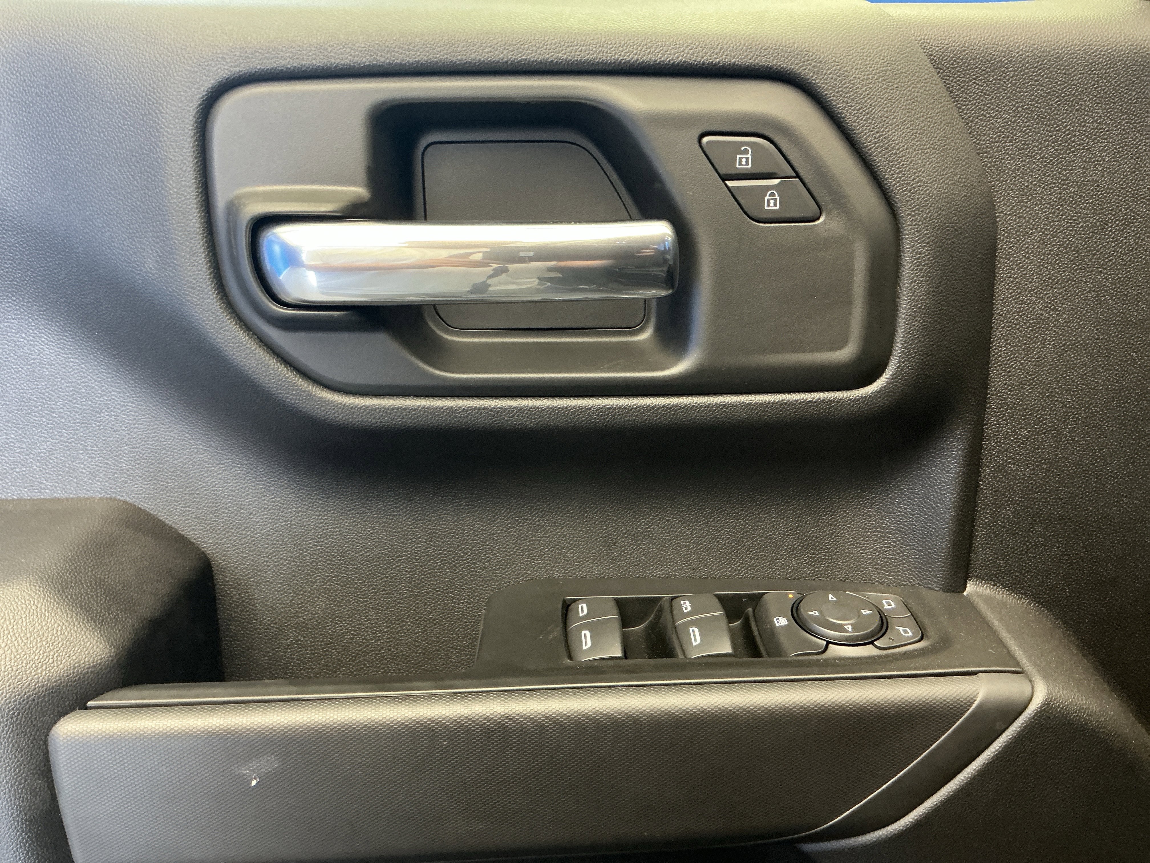 New 2026 Chevrolet Silverado 1500 Custom Trail Boss w/ LPO, Dark Essentials Package AWD/4WD image 11