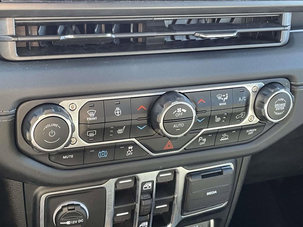 Used 2024 Jeep Wrangler High Altitude image 26