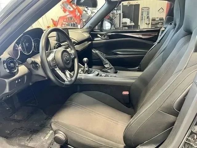 Used 2021 MAZDA MX-5 Miata RF Club RWD image 18