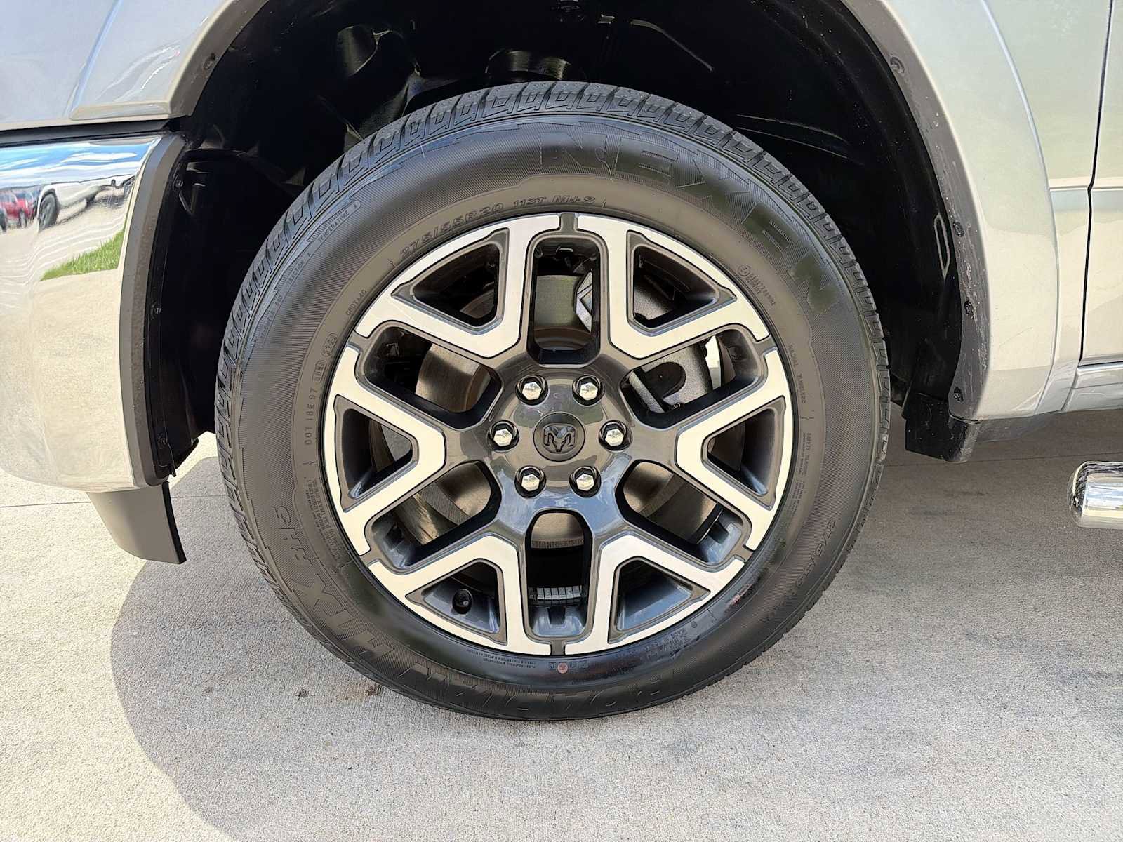 Used 2025 RAM 1500 Laramie AWD/4WD image 10
