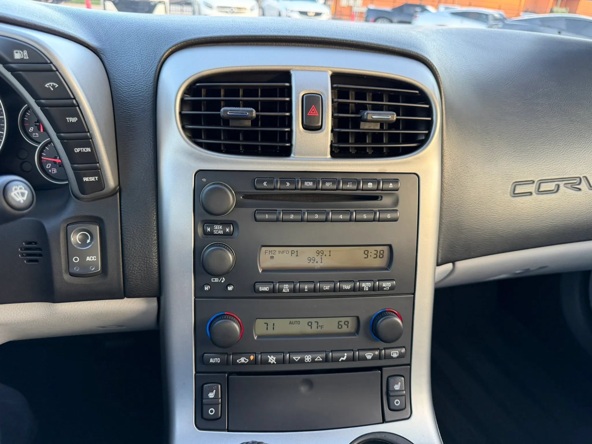 Used 2005 Chevrolet Corvette Coupe w/ Preferred Equipment Group RWD image 31