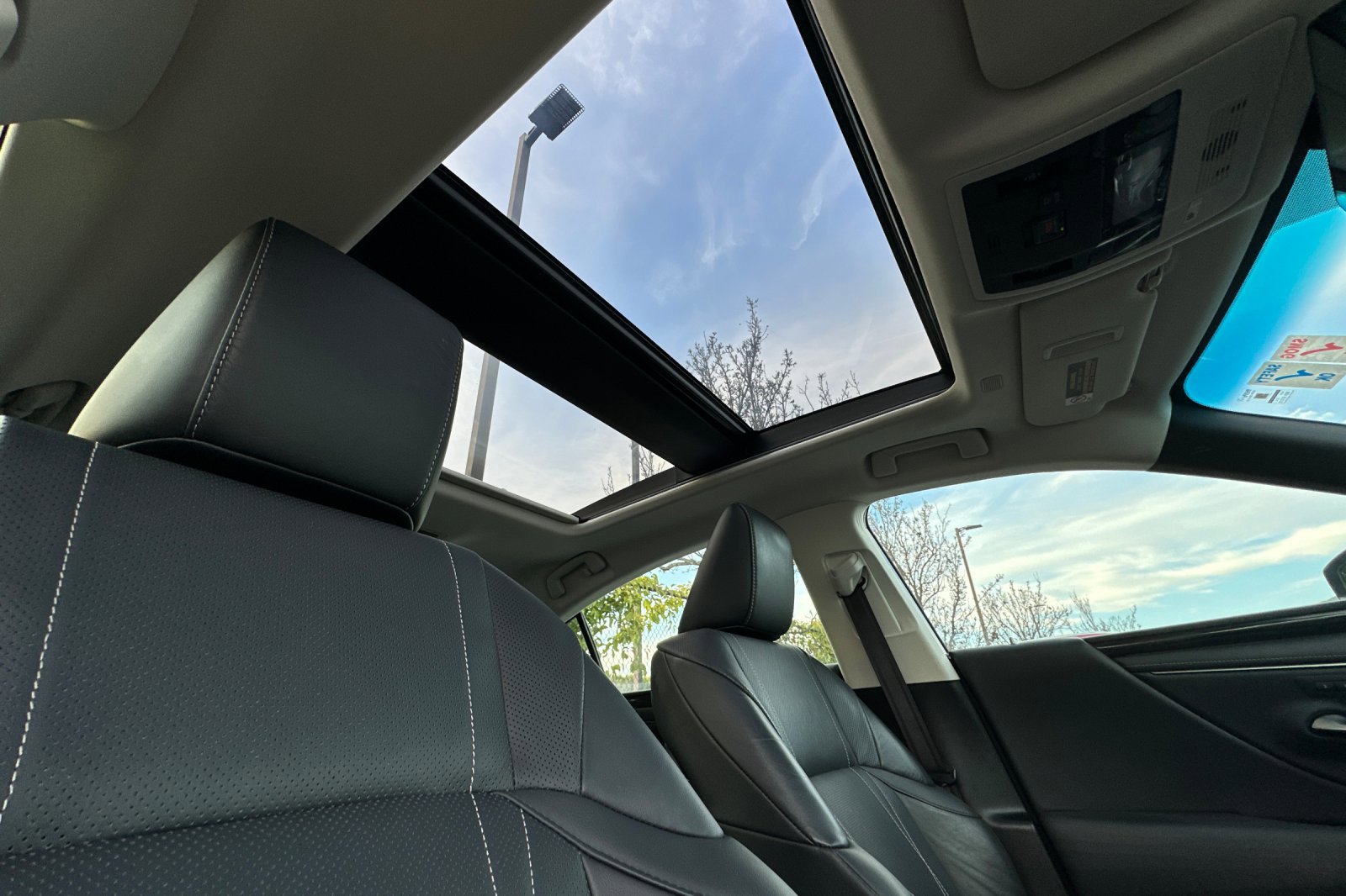 Used 2019 Lexus ES 350 image 14