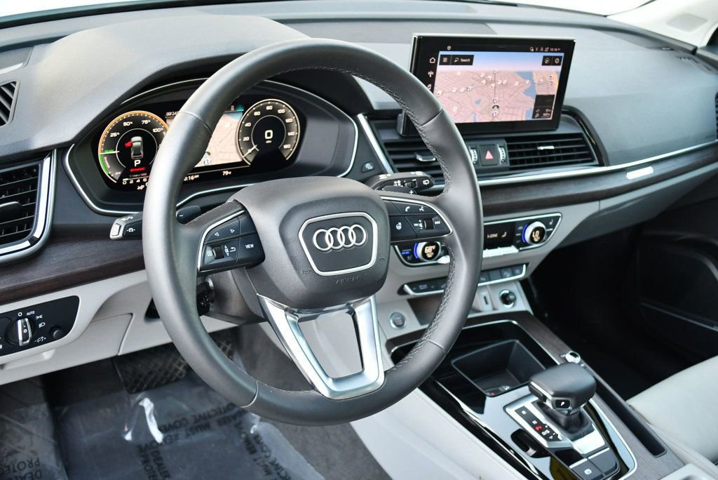 Used 2021 Audi Q5 e Premium Plus w/ Premium Plus Package image 12