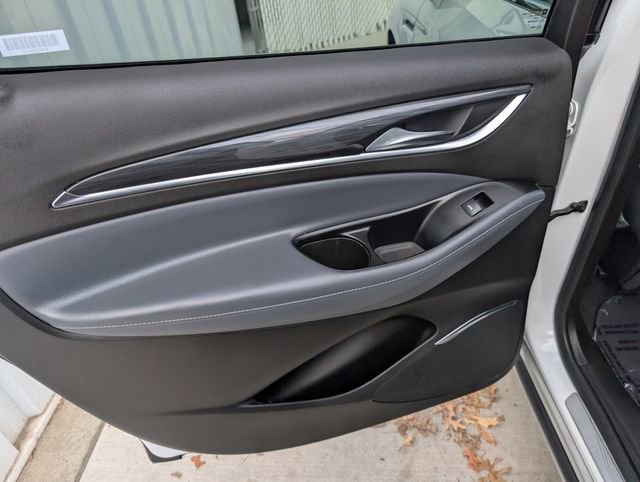 Used 2024 Buick Enclave Premium image 24