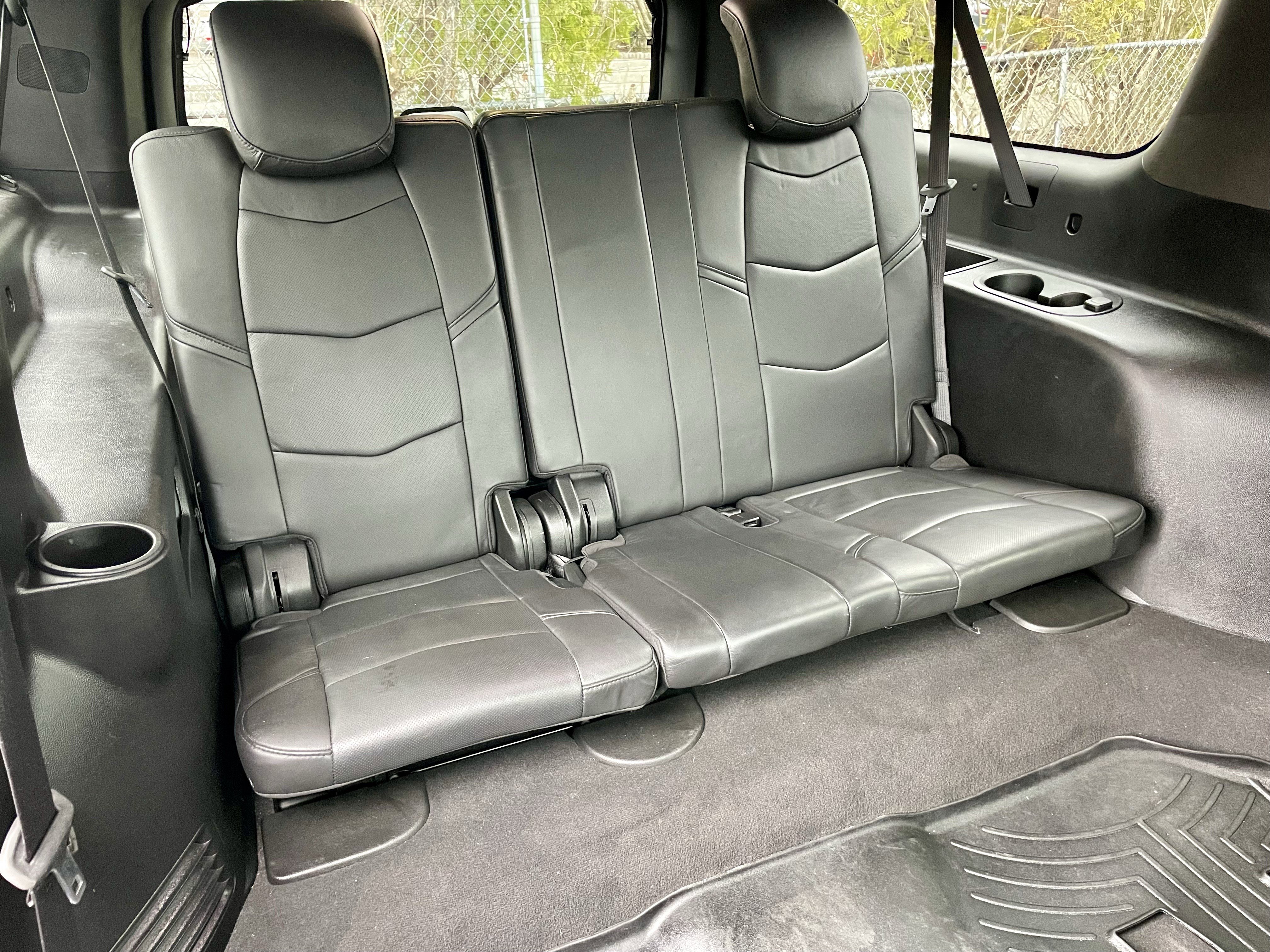 Used 2019 Cadillac Escalade ESV Platinum w/ Escalade Sport Edition image 35