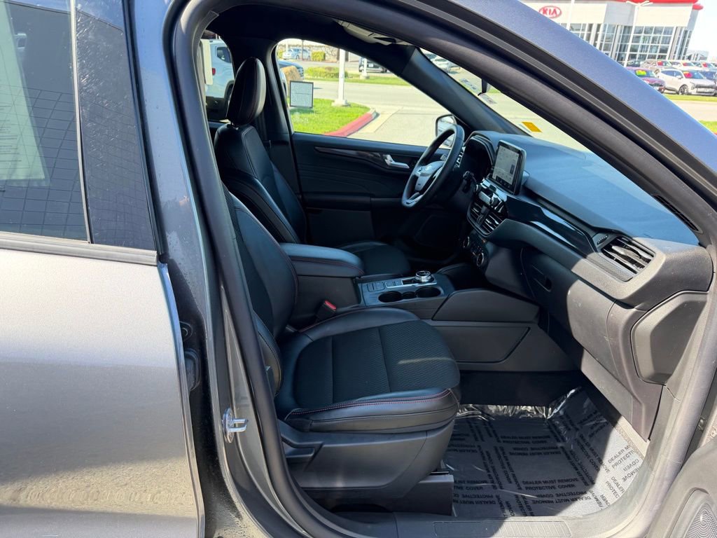 Used 2025 Ford Escape ST-Line image 20