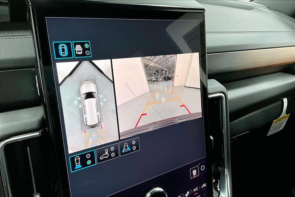 New 2026 GMC Yukon Denali w/ Sun & Power Step Package AWD/4WD image 16