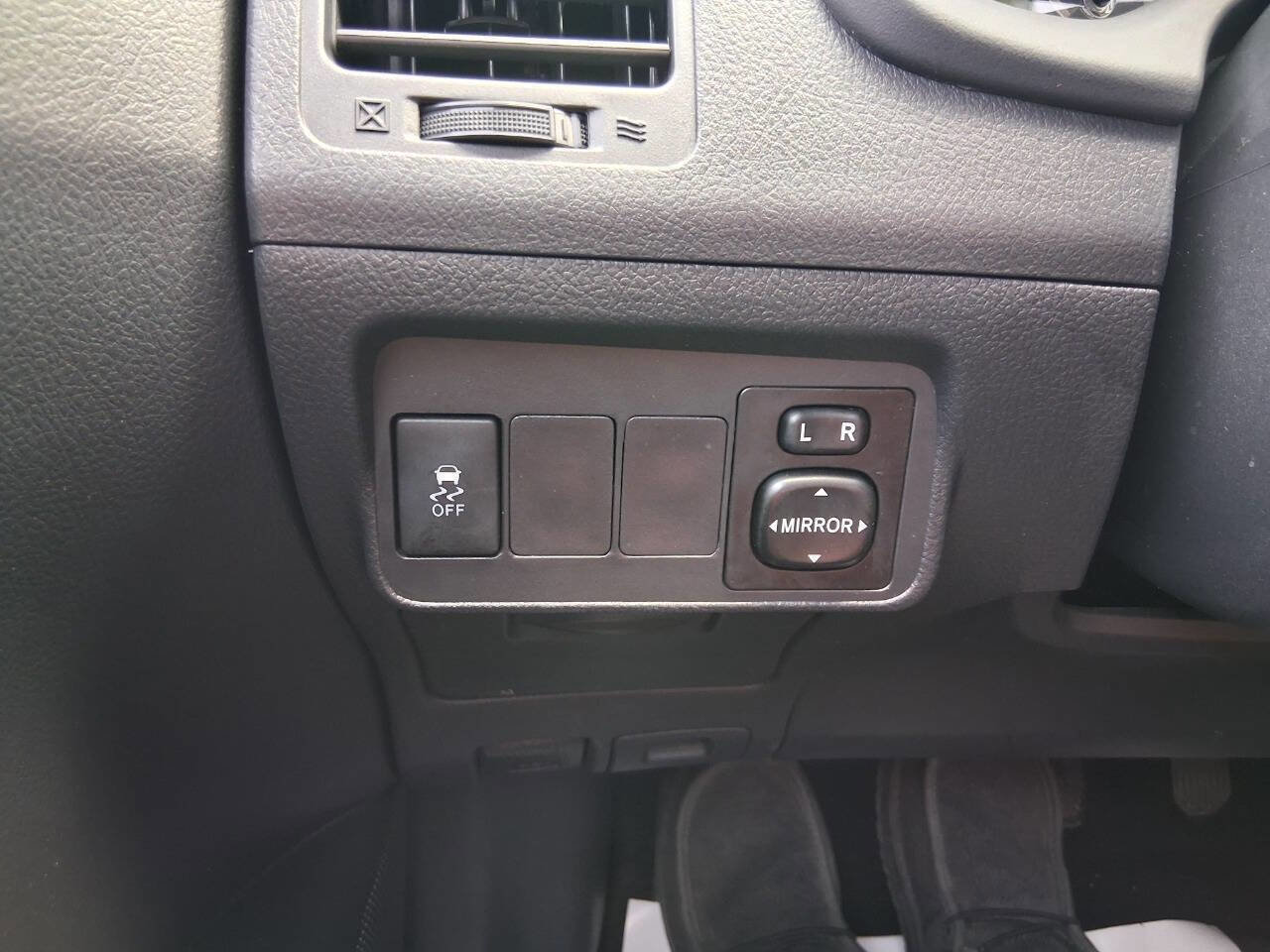 Used 2013 Toyota Corolla S FWD image 27