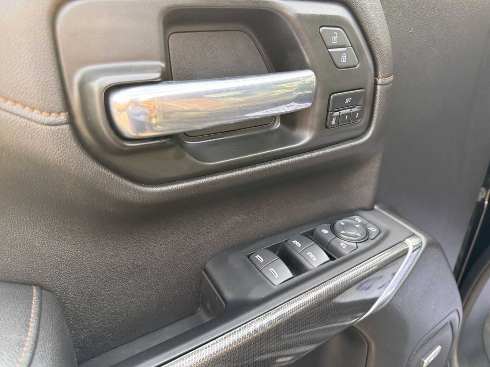 Used 2022 GMC Sierra 1500 AT4 w/ AT4 Premium Package AWD/4WD image 15