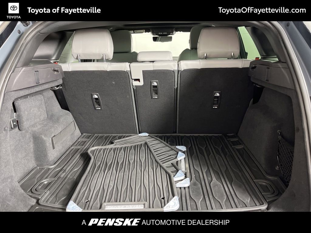 Used 2021 Land Rover Range Rover Evoque SE image 10