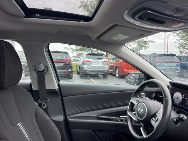 Used 2025 Hyundai Elantra SEL FWD image 34