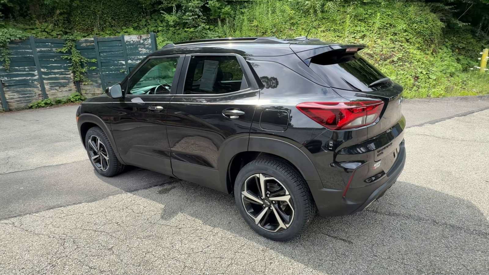 Certified 2023 Chevrolet TrailBlazer RS w/ Sun and Liftgate Package AWD/4WD image 7