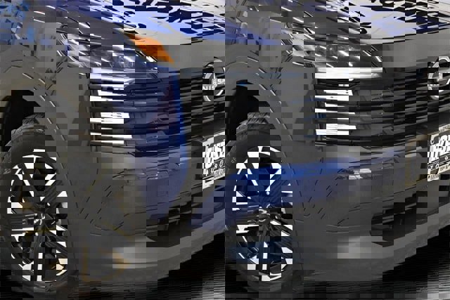 Used 2025 Nissan Kicks SV image 15