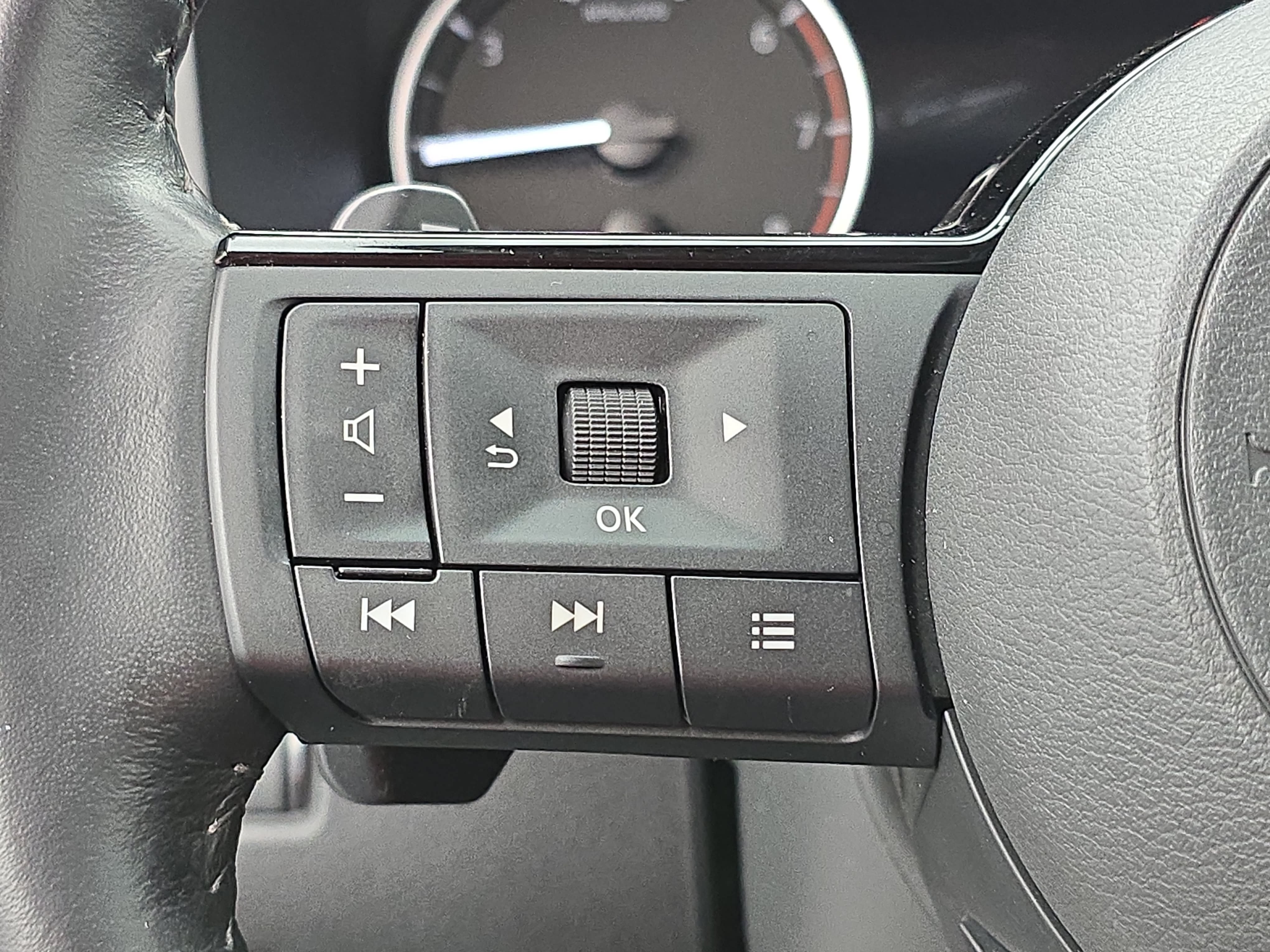 Used 2023 Nissan Rogue SL w/ SL Premium Package AWD/4WD image 17