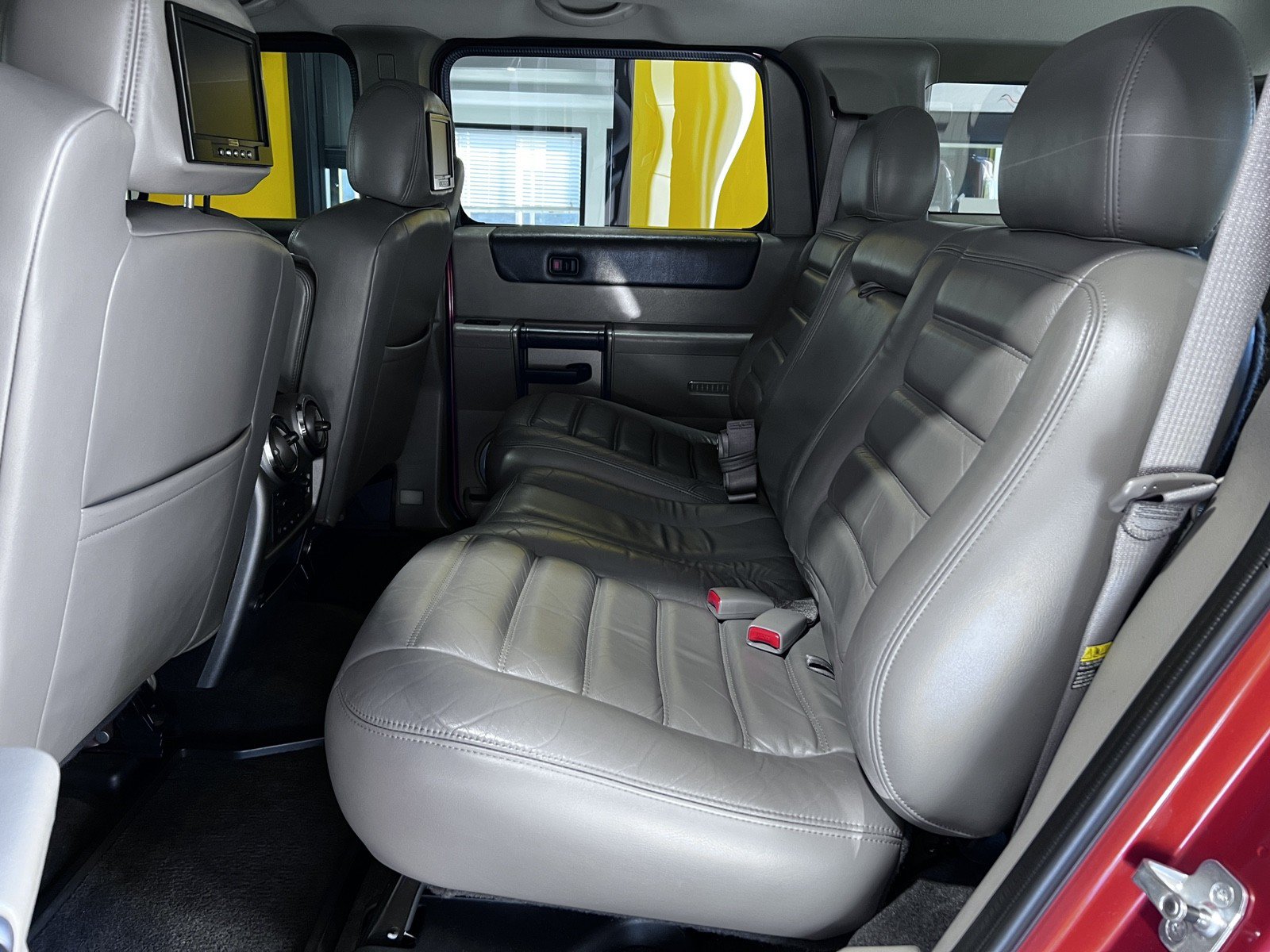 Used 2003 HUMMER H2 w/ Preferred Equipment Group AWD/4WD image 19