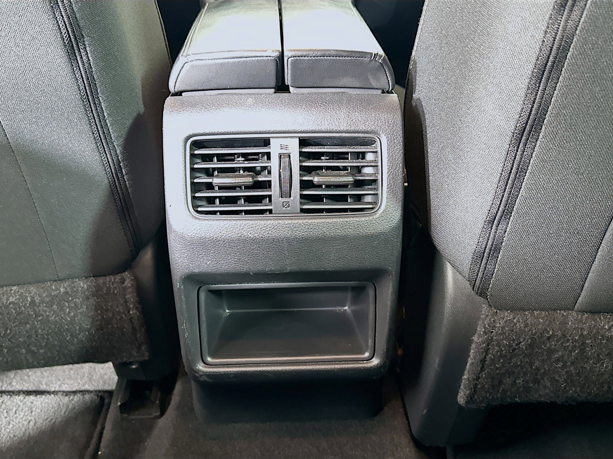 Used 2023 Nissan Rogue S image 27