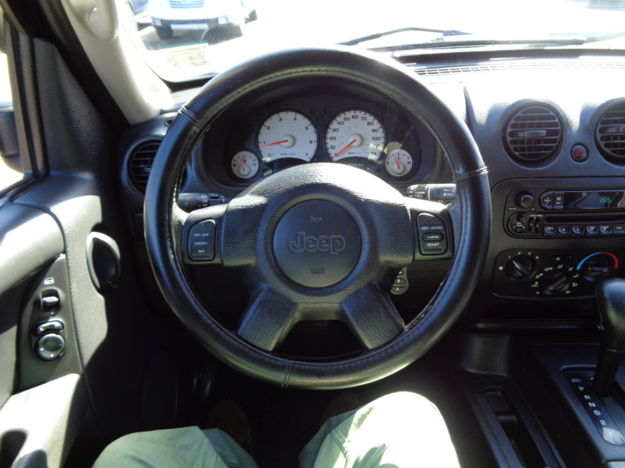 Used 2003 Jeep Liberty Sport RWD image 18