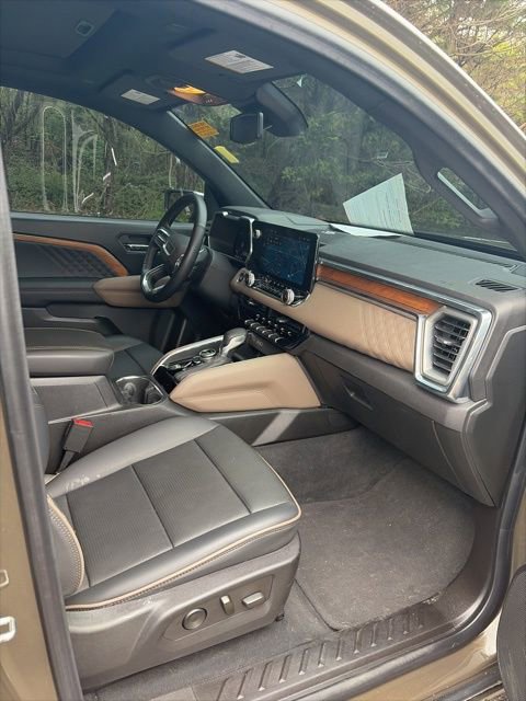 Used 2024 GMC Canyon Denali image 21