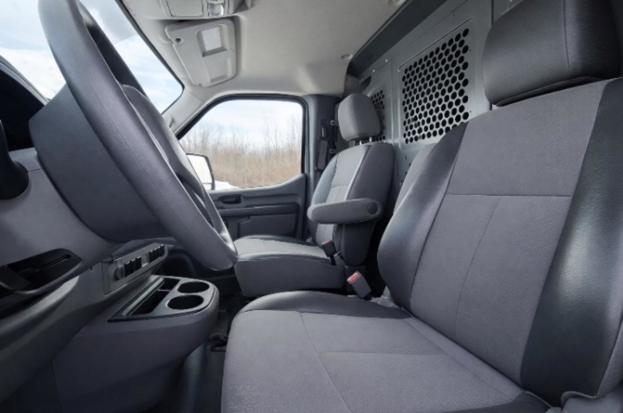Used 2020 Nissan NV 2500 S image 12