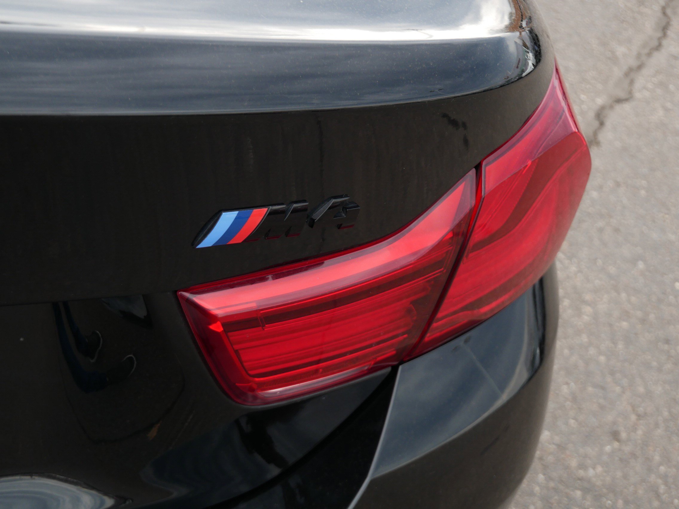 Used 2018 BMW M4 Convertible image 18