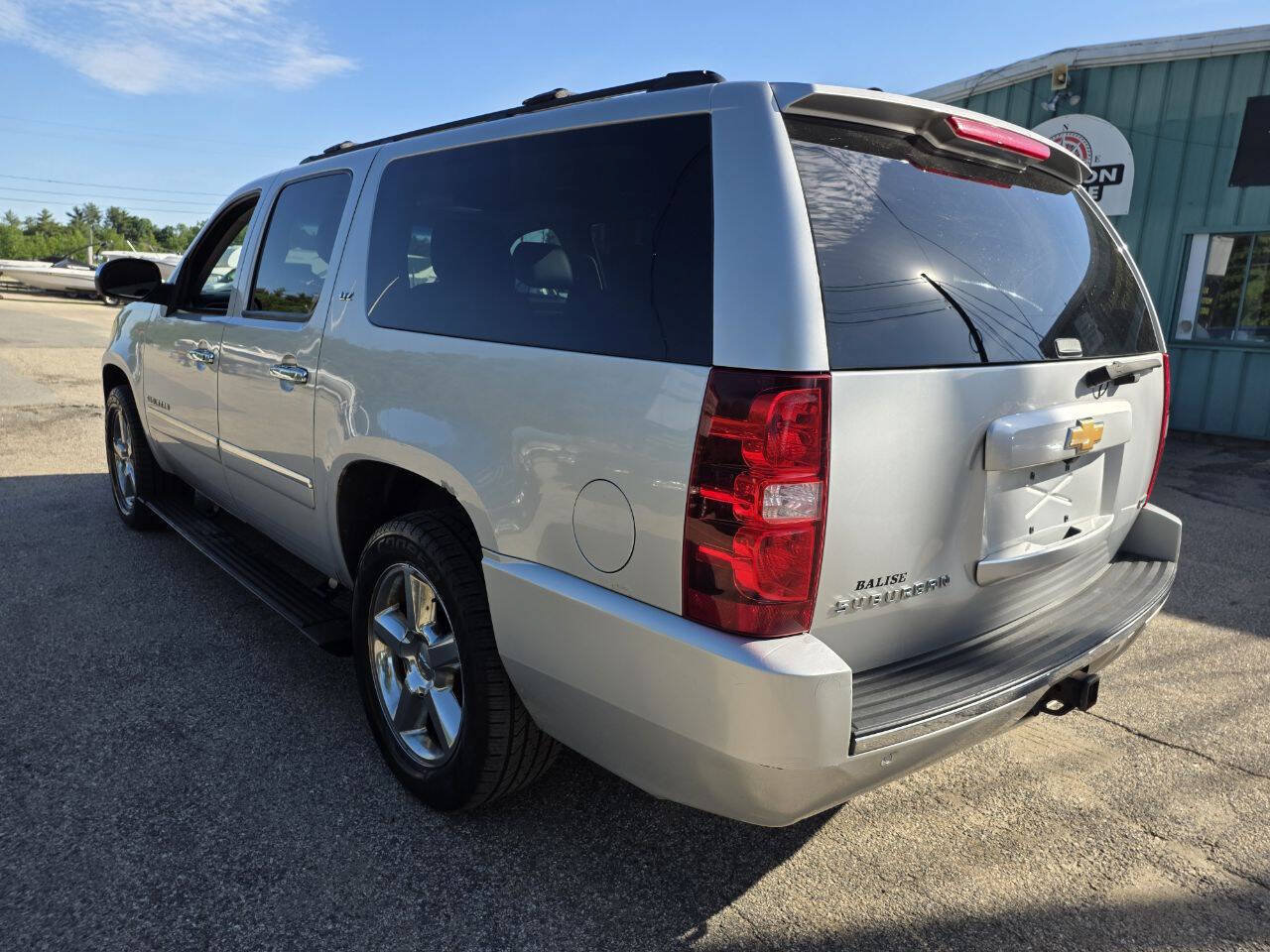 Used 2012 Chevrolet Suburban LTZ AWD/4WD image 12