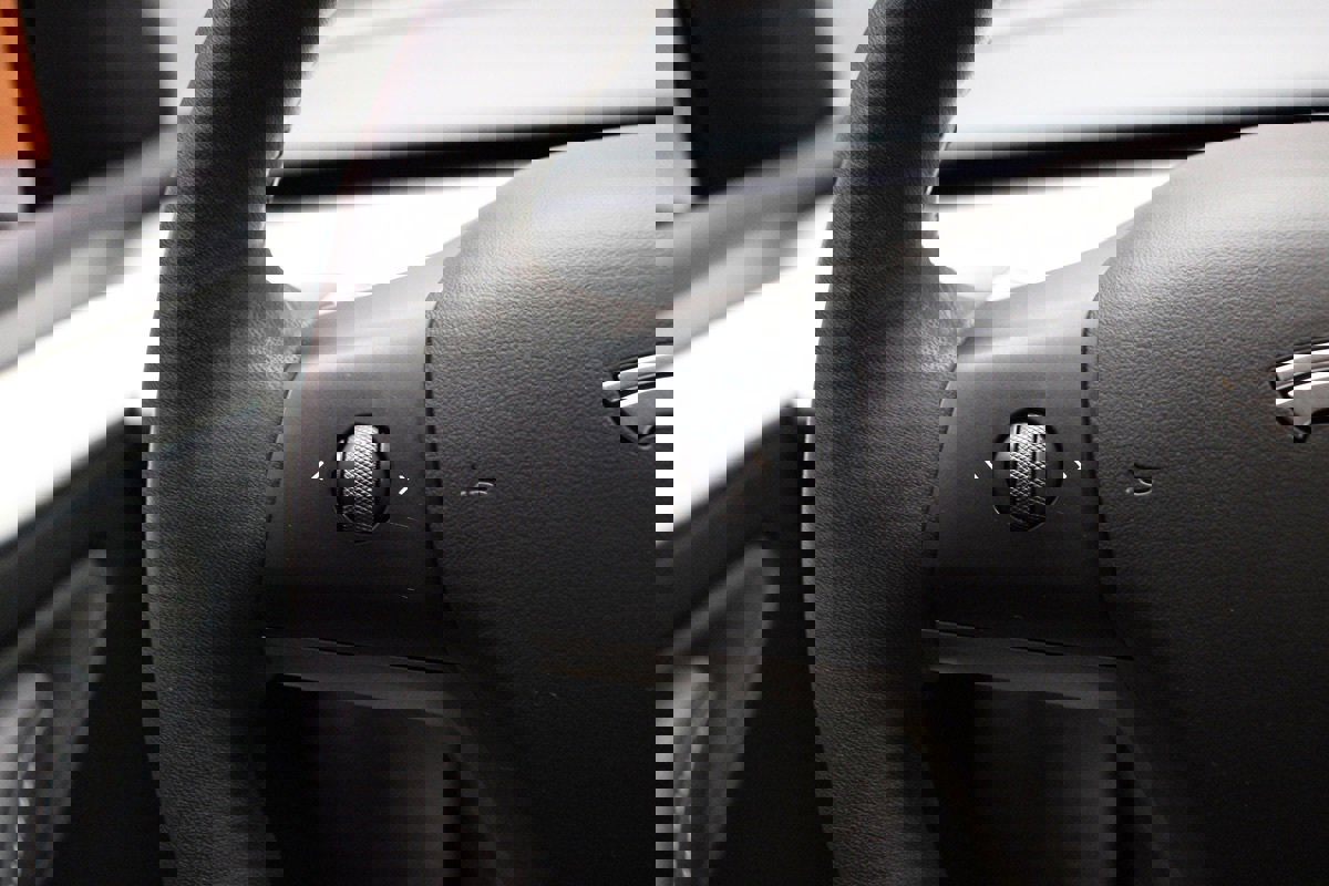 Used 2022 Tesla Model Y Long Range image 31