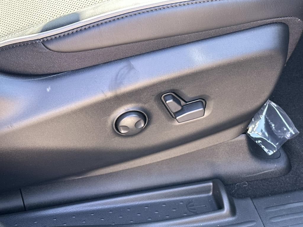New 2026 Chrysler Pacifica Limited w/ S Appearance Package FWD image 19
