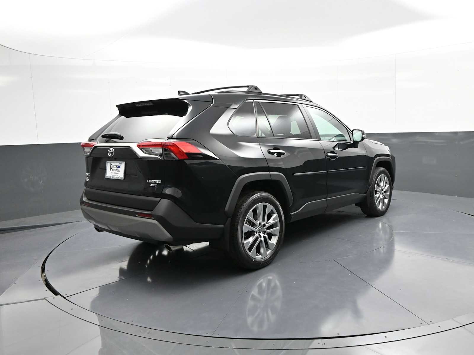Used 2022 Toyota RAV4 Limited AWD/4WD image 6