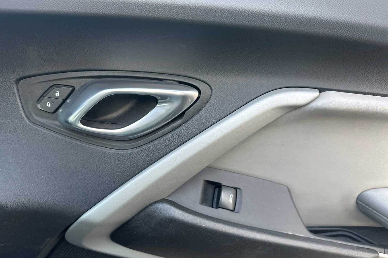 Used 2023 Chevrolet Camaro LT image 21