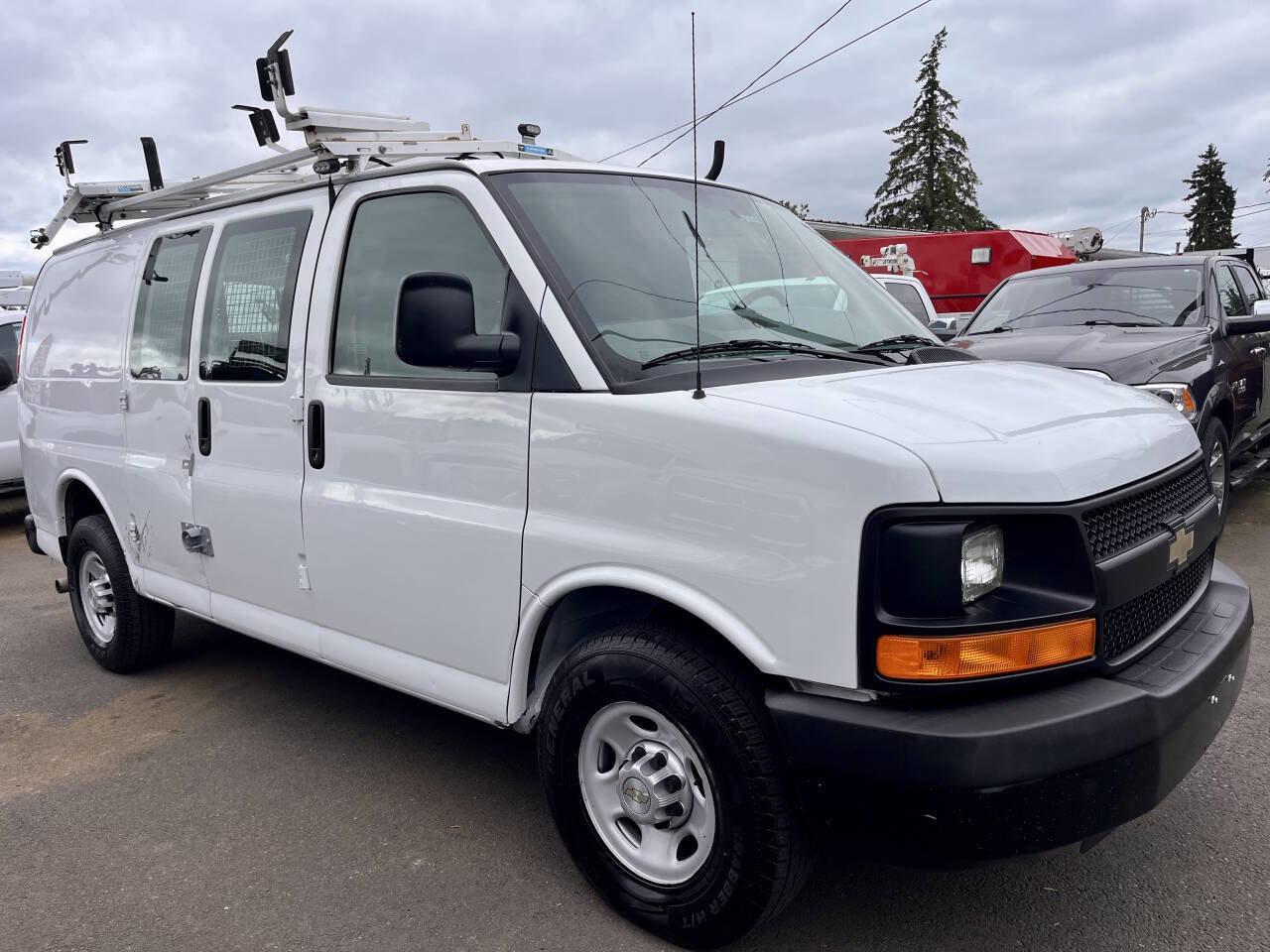 Used 2013 Chevrolet Express 2500 RWD image 7