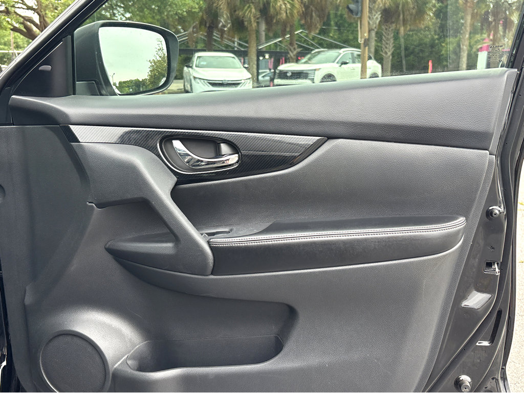 Used 2020 Nissan Rogue SL w/ Premium Package FWD image 14