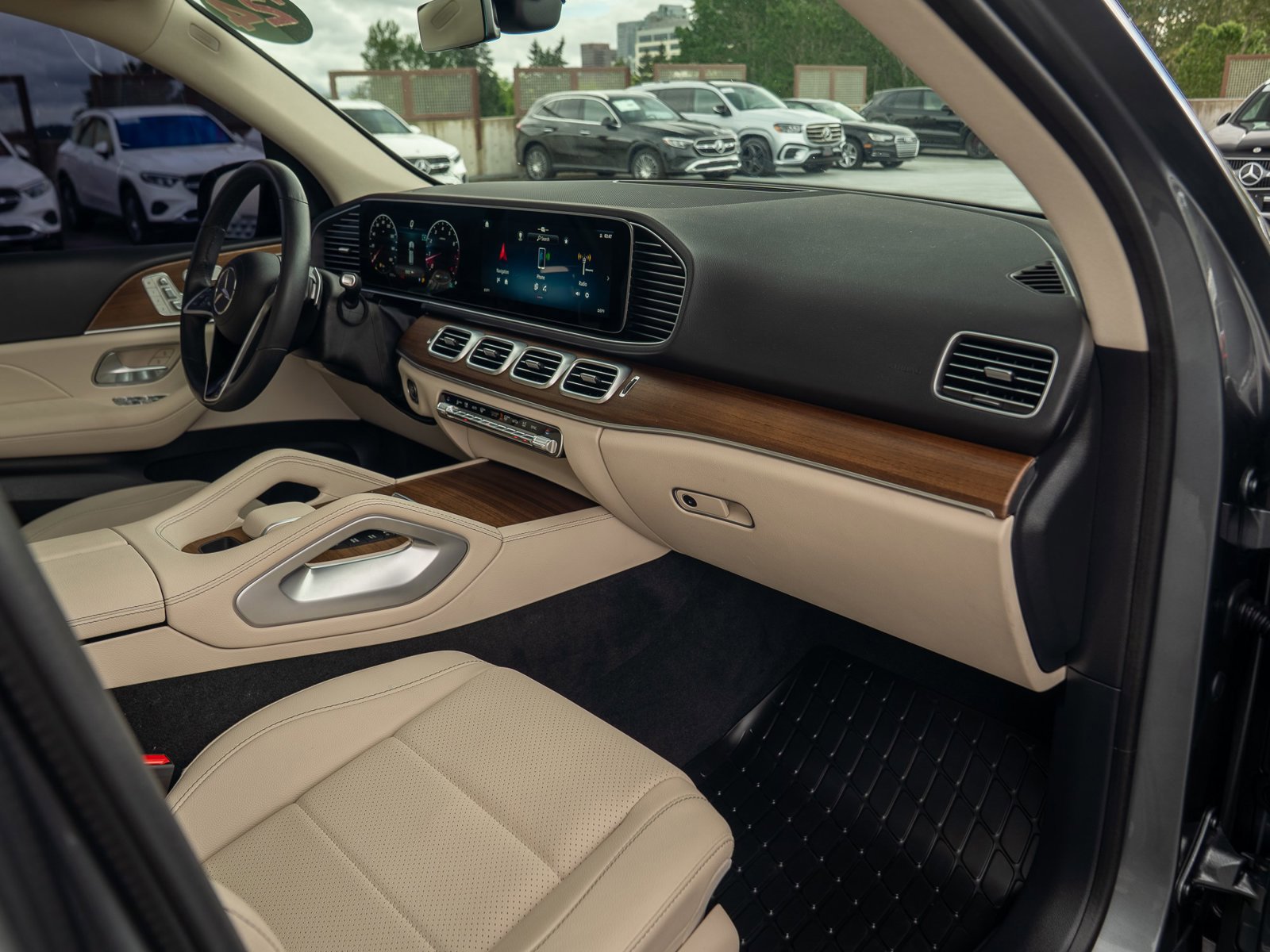 Certified 2024 Mercedes-Benz GLE 350 4MATIC w/ Winter Package image 27