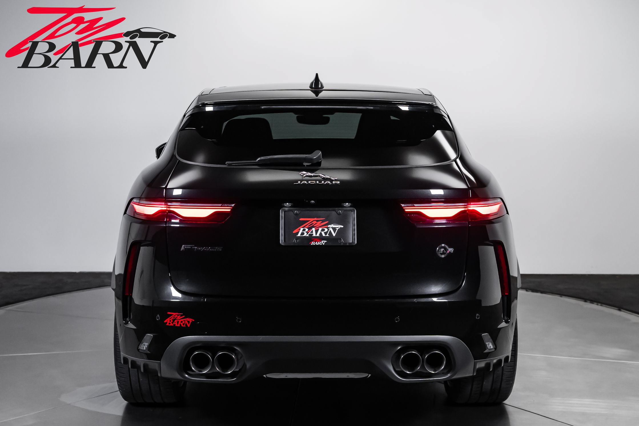 Used 2021 Jaguar F-PACE SVR AWD/4WD image 4