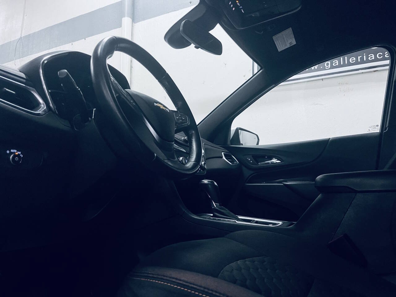 Used 2019 Chevrolet Equinox LT w/ Driver Convenience Package FWD image 16
