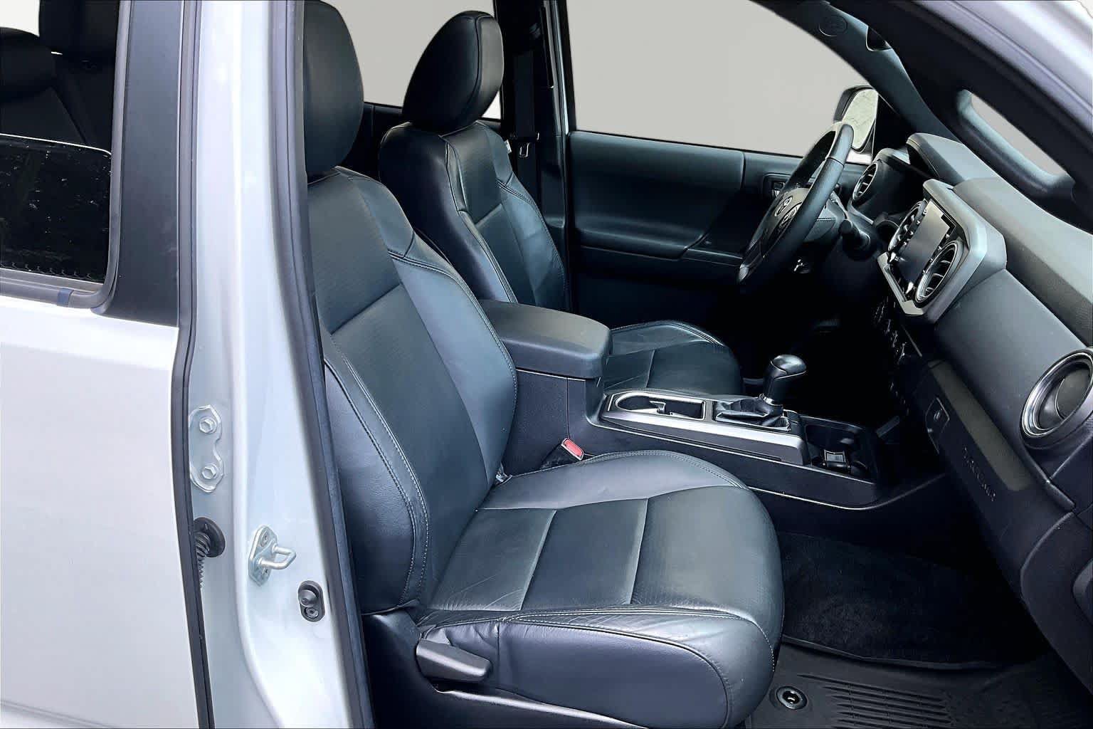 Certified 2021 Toyota Tacoma TRD Sport w/ TRD Premium Sport Package AWD/4WD image 9