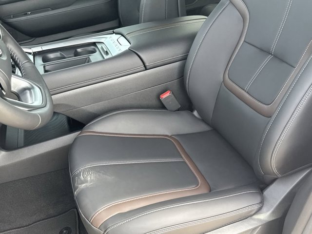 New 2026 Nissan Armada SL w/ Captain's Chari Seat Package image 12