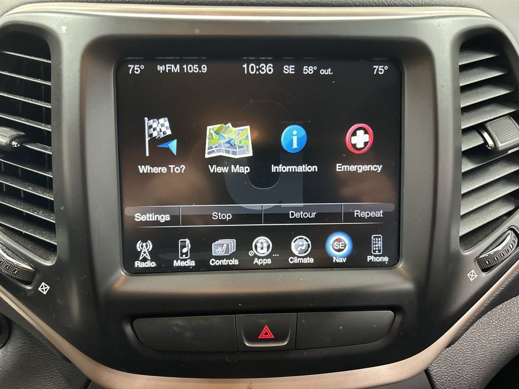 Used 2017 Jeep Cherokee Limited AWD/4WD image 16