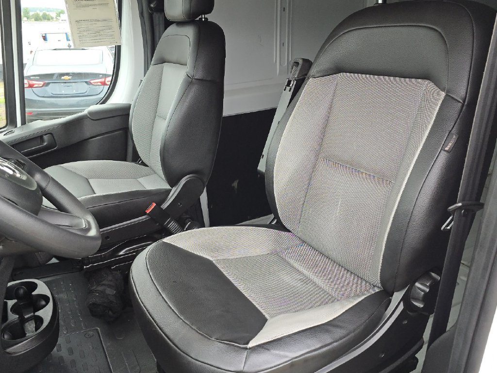 Used 2025 RAM ProMaster 2500 w/ Convenience Group FWD image 25