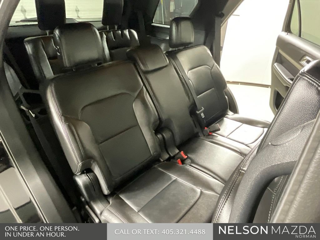 Used 2018 Ford Explorer XLT w/ Equipment Group 202A FWD image 30