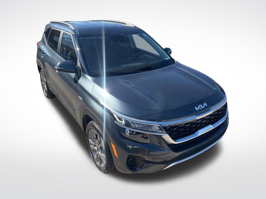 Certified 2023 Kia Seltos S image 40