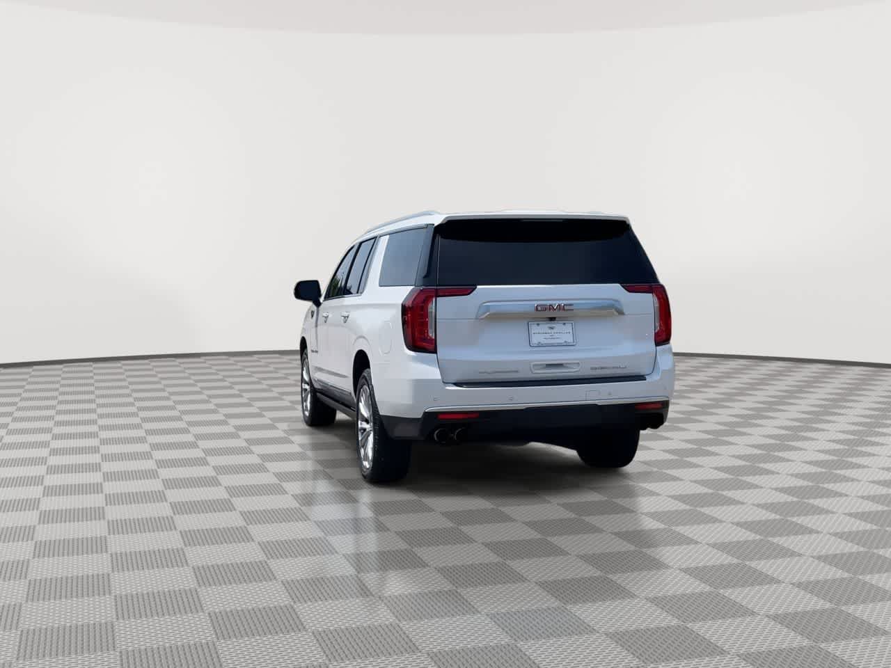 Used 2022 GMC Yukon XL Denali AWD/4WD image 7