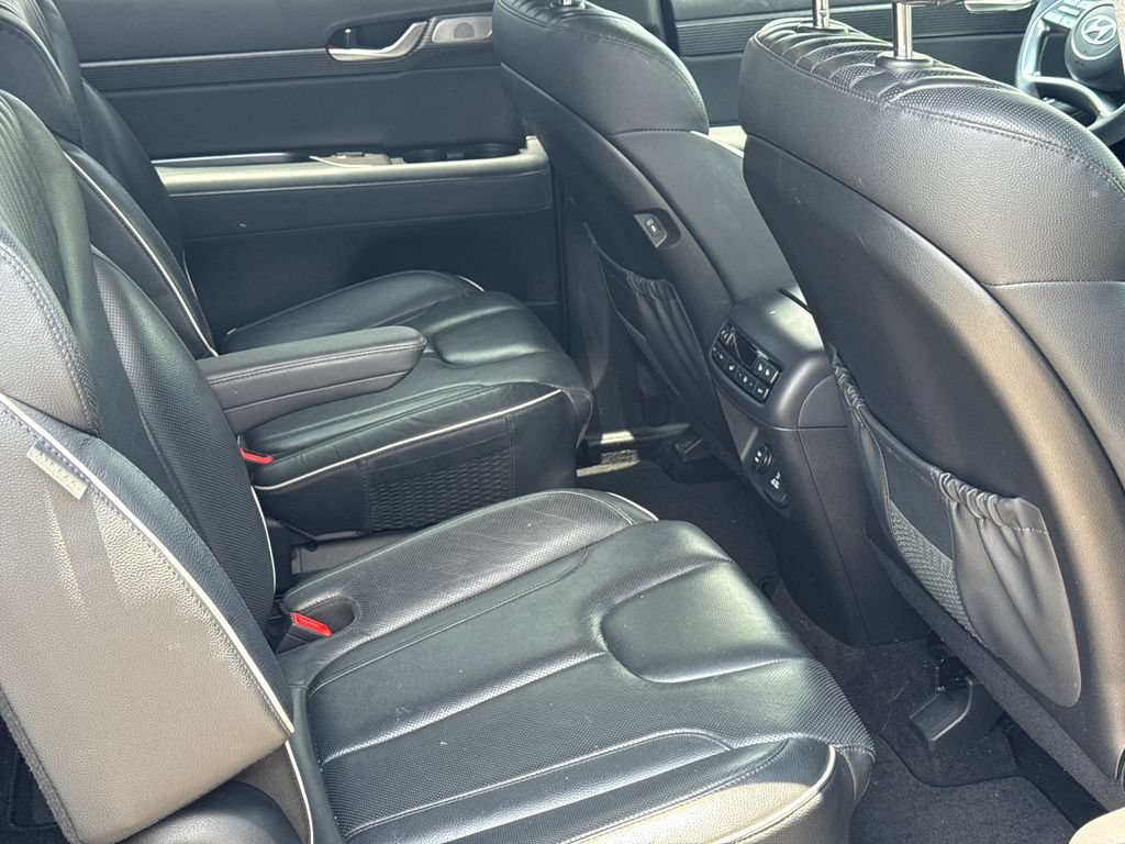 Used 2023 Hyundai Palisade Limited FWD image 17