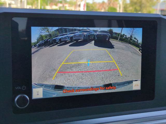 Certified 2024 Toyota Tacoma SR5 AWD/4WD image 19