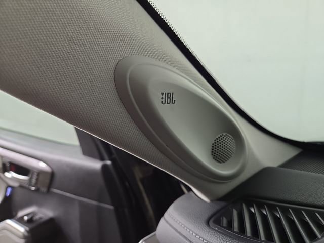 Used 2024 Toyota Highlander Limited image 25