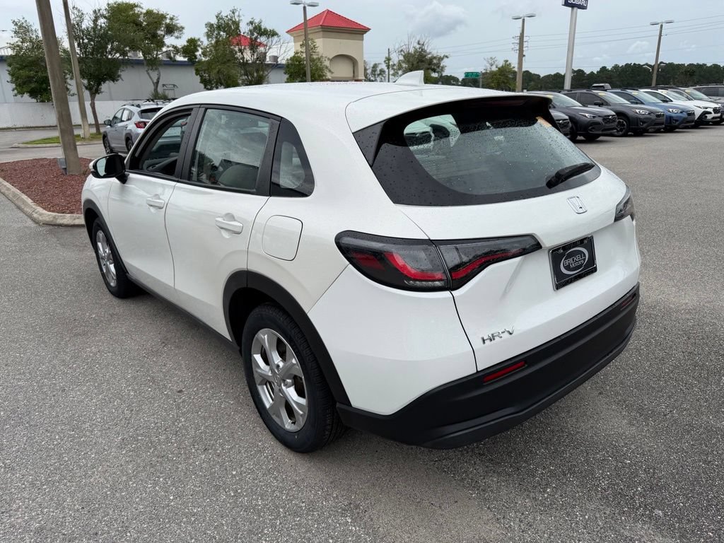 Used 2023 Honda HR-V LX image 7